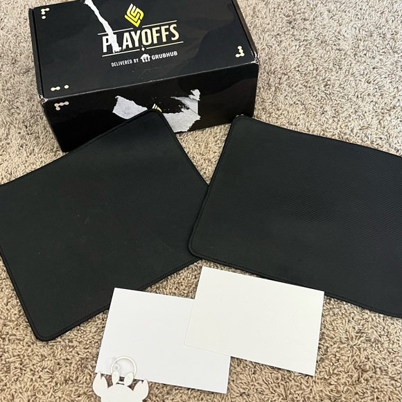 League of Legends Championship Series Soul Fighter 2 Mousepads & 1 Crab Keychain - Picture 4 of 5